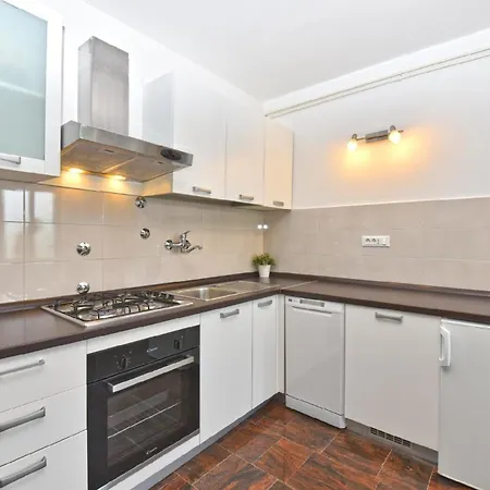 Mit Privatpool Fuer 12 Personen Ca 120 Qm In Jakovici, Istrien Binnenland Von Istrien بيت للعطل *