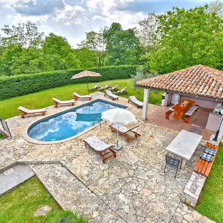 Holiday home Mit Privatpool Fuer 12 Personen Ca 120 Qm In Jakovici, Istrien Binnenland Von Istrien *