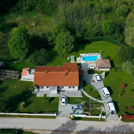 Mit Privatpool Fuer 12 Personen Ca 120 Qm In Jakovici, Istrien Binnenland Von Istrien Holiday home *